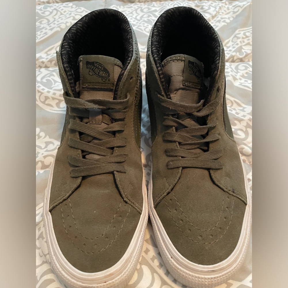 Men’s Sz 9 Olive Gore-Tex Vans